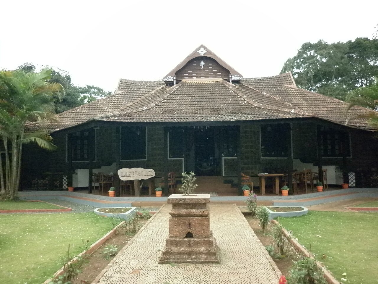Edapalayam Palace in Thekkady, Periyar Lake in Periyar Tiger Reserve