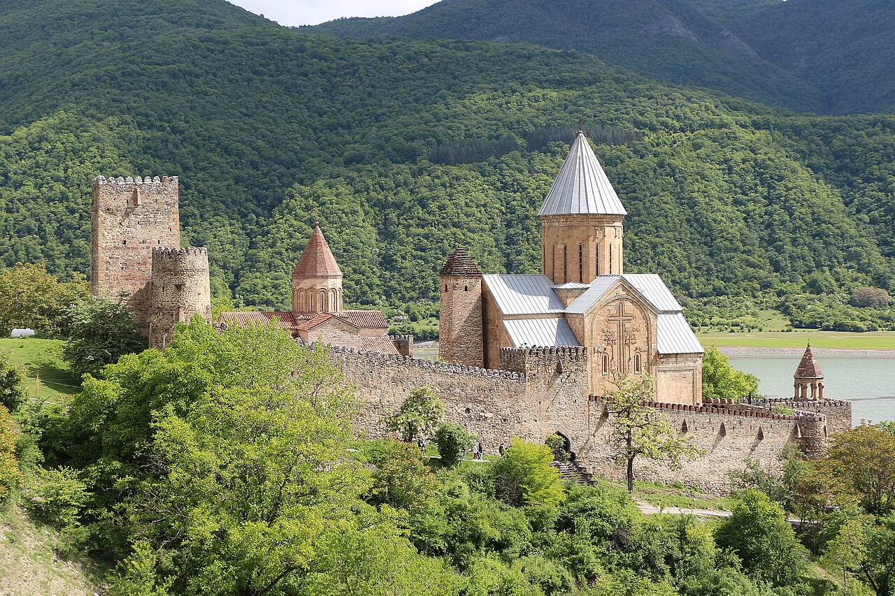 Ananuri Fortress 02