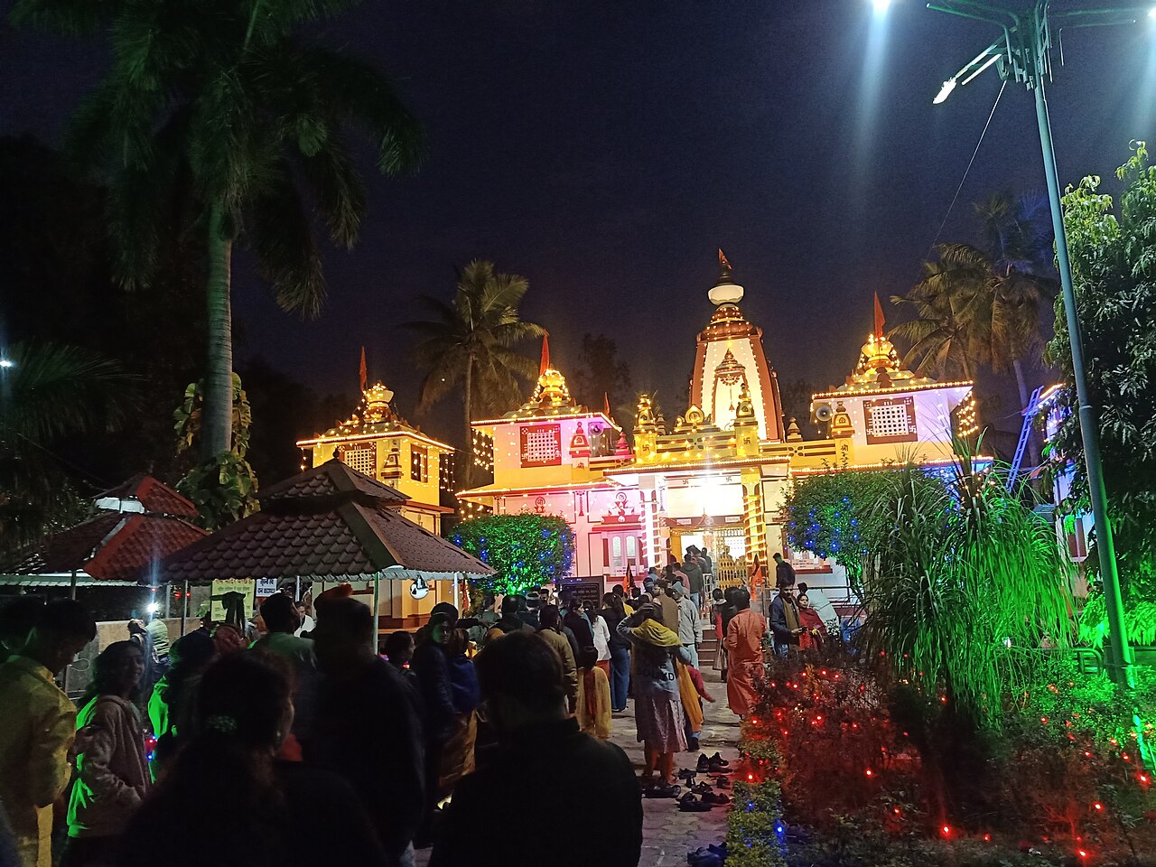 Devotees are celebrating Ram Mandir Pran Pratishtha at Ram Mandir BHEL Bhopal
